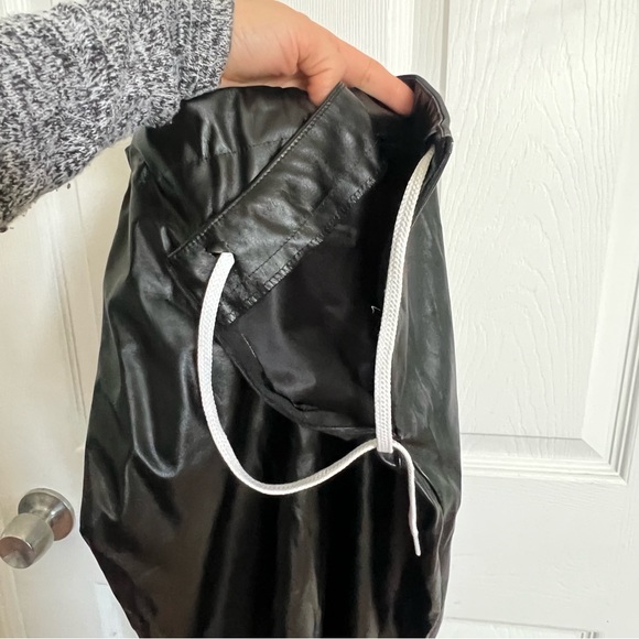 Suzanne Betro | Black Slit-Ankle Faux Leather Pants - Picture 7 of 7